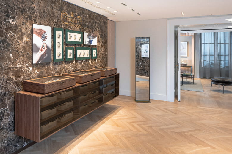 バナー：Contact us